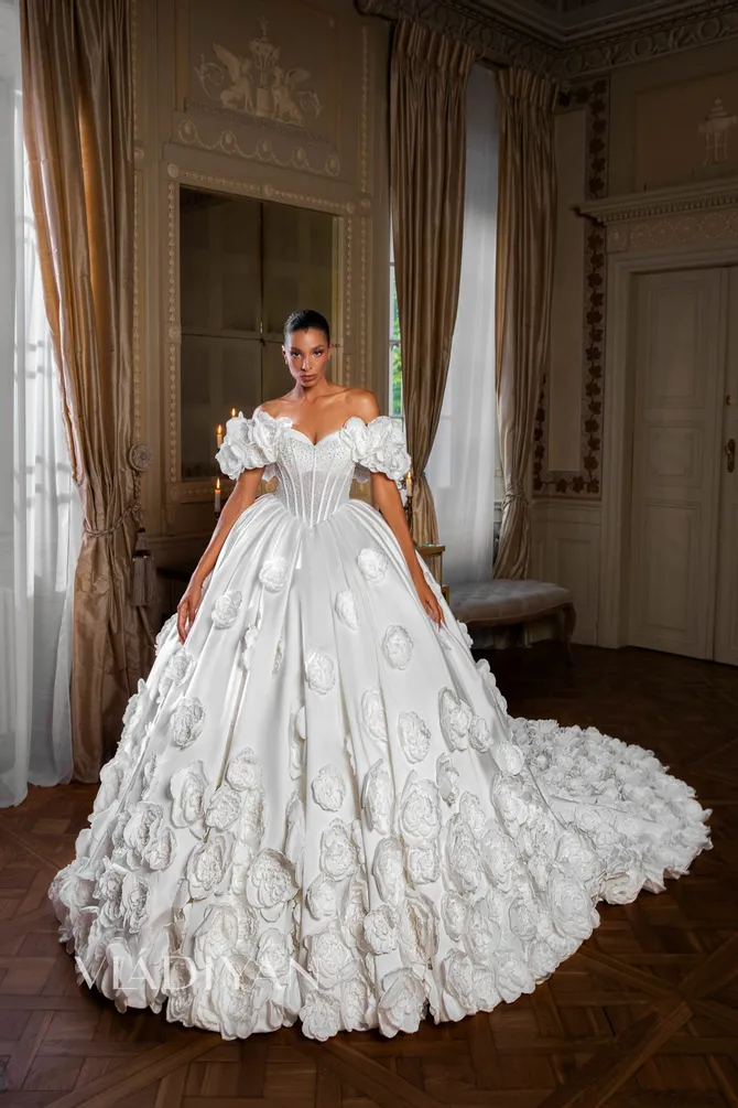 Vladiyan - 2561 | White Canvas Bridal