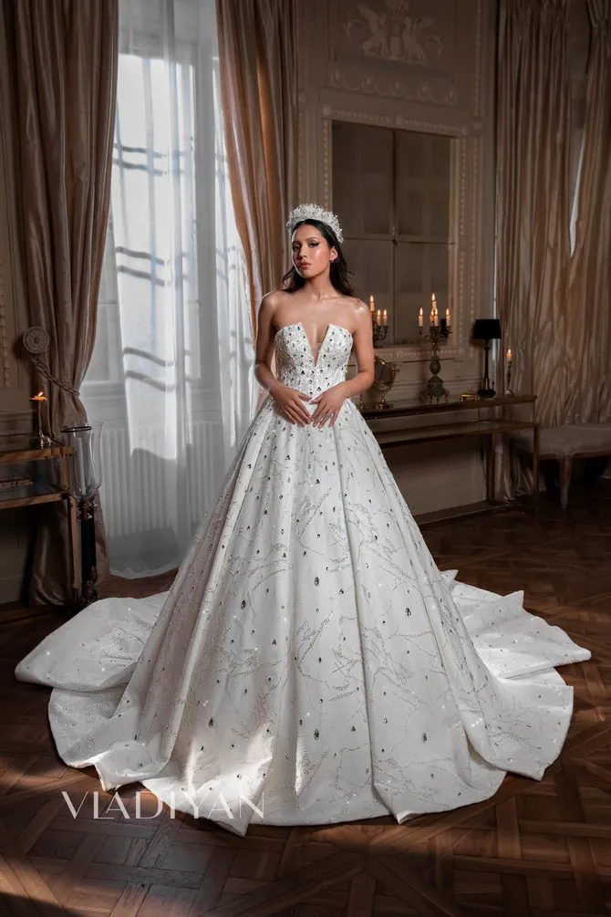Vladiyan - 2562 | White Canvas Bridal